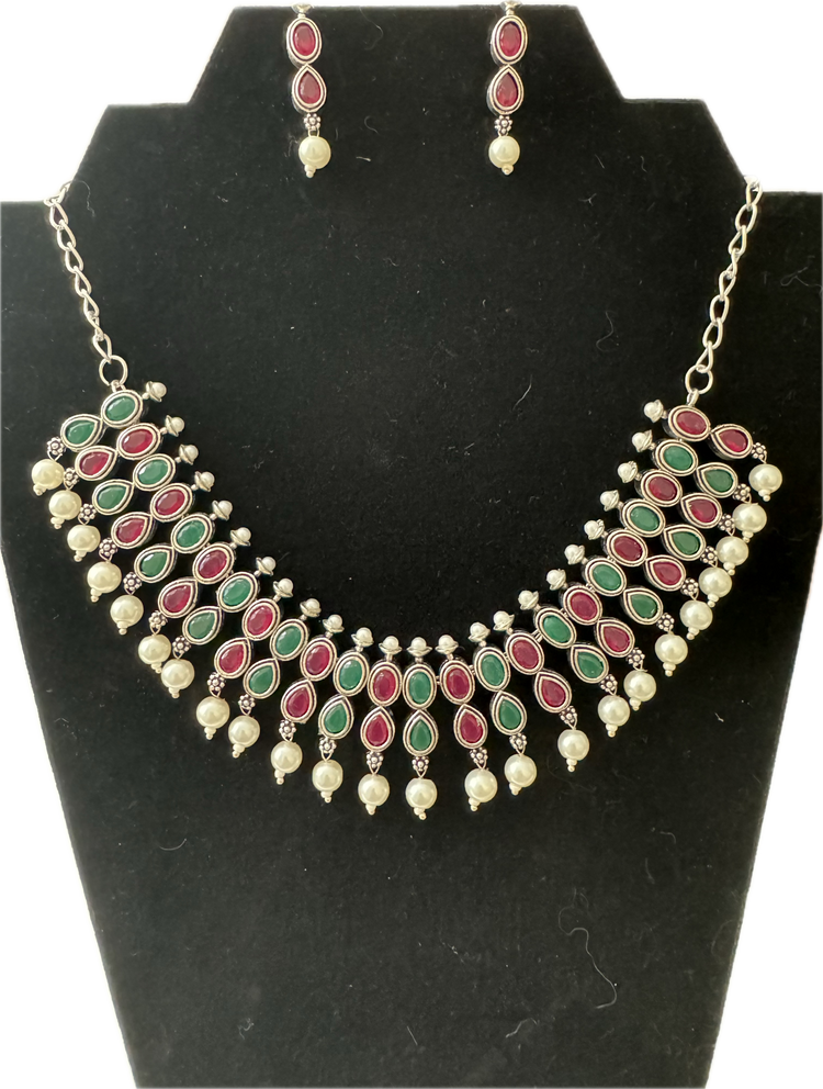 Necklace set with earrings